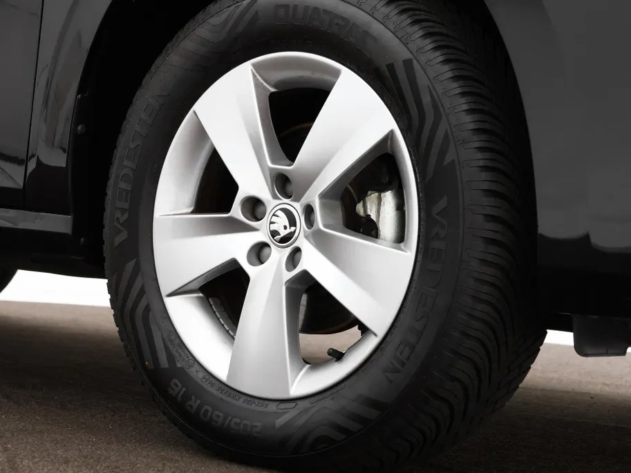 Škoda Kamiq 1.0 TSI 115pk Selection · Apple/Android Car Play · P-Sensoren · Cruise Control · DAB · 16'' Inch · Garantie t/m 18-06-2028 of 100.000km
