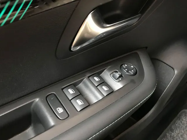 Peugeot 208 1.2 PureTech Allure Pack