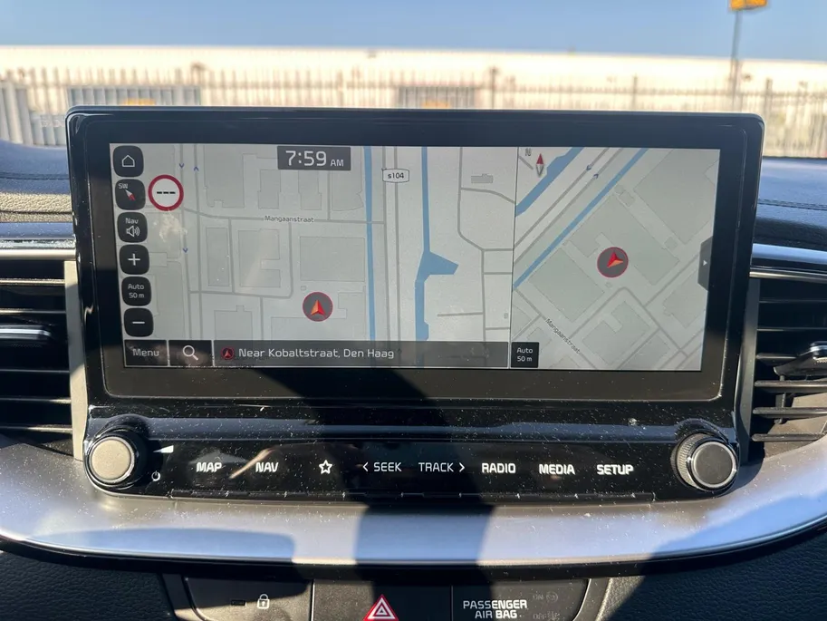 Kia XCeed 1.5 T-GDI MHEV DynamicPlusLine Automaat | 1e Eigenaar | Dealer Onderhouden | Camera | Stoel- & Stuurverwarming | Trekhaak | 2-Zone Climate Control | Navigatie | Fabrieksgarantie t/m 2-4-2028 +3x 1 jaar* | NAP