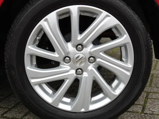 Suzuki Swift 1.2 Select Smart Hybrid Automaat | Navi | Adap. Cruise | PDC V+A | Camera | Lm-Velgen