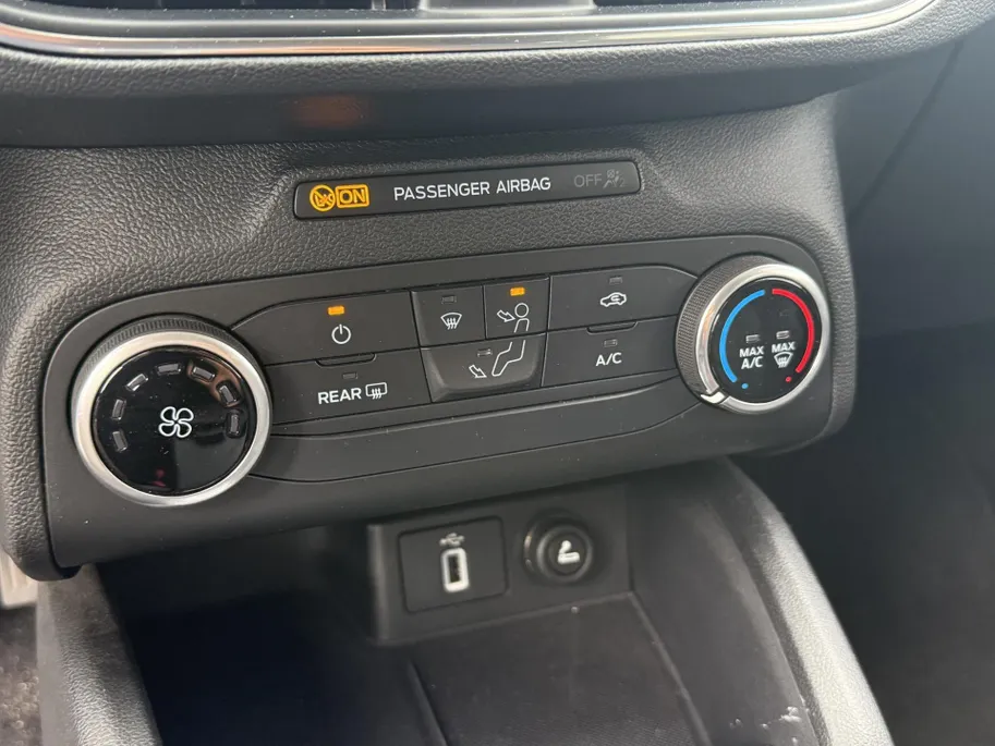 Ford Focus Wagon 1.0 EcoBoost Active Automaat