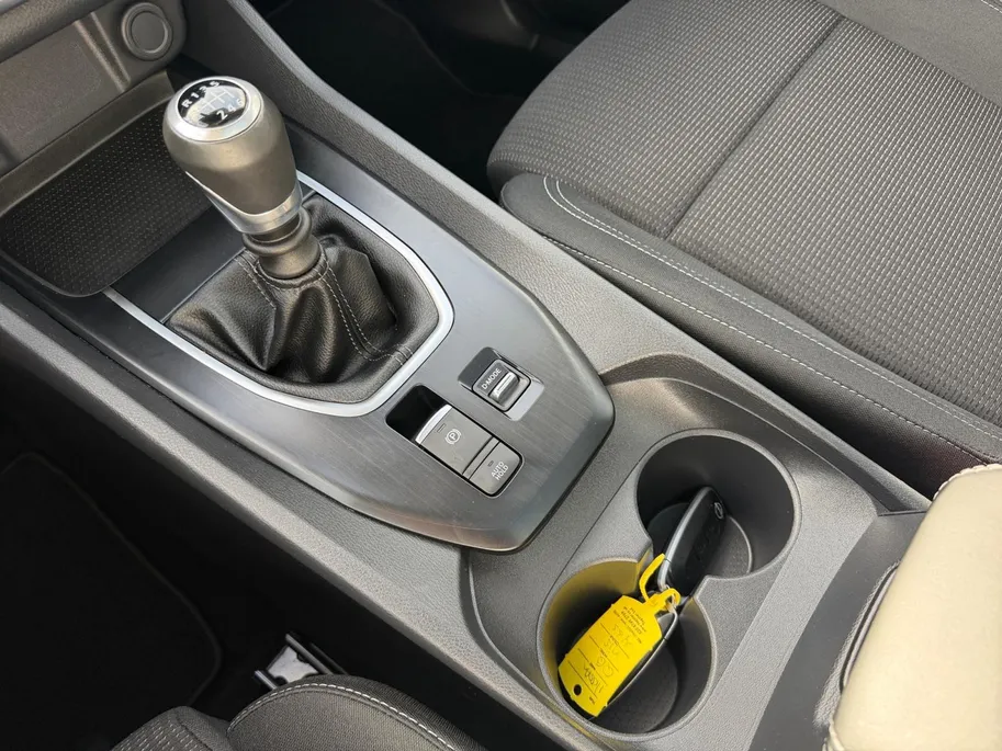 Nissan QASHQAI 1.3 MHEV Acenta | TREKHAAK | CLIMATE | PANO DAK | ACHTERUITRIJCAMERA | CARPLAY |