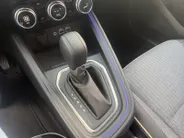 Renault Clio 145PK E-Tech Full Hybrid Techno Automaat | 9,3' Navi | Climate Control | Camera | Parkeersensoren | Apple CarPlay/Android Auto | Digital Cockpit | Cruise Control | Full LED | Lichtmetalen Velgen |