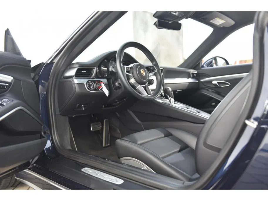 Porsche 911 3.0 Carrera 4S