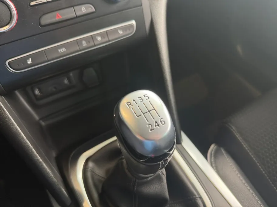 Renault Mégane 1.3 TCe Bose *Navi+Camera*Climate*Parkeersensoren*Head-up Display*Stoelverw.*Full option!