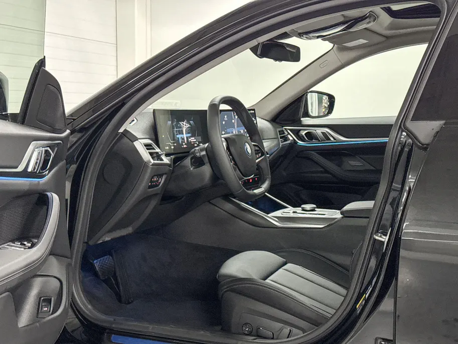 BMW i4 eDrive35