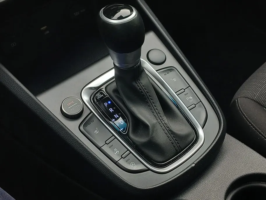Hyundai Kona Automaat Comfort+ / Navigatie via Carplay / Stoel en stuurverwarming! /
