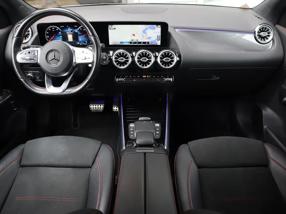 Mercedes-Benz GLA 200 Business Solution AMG l Trekhaak l Stoelverwarming l Memory