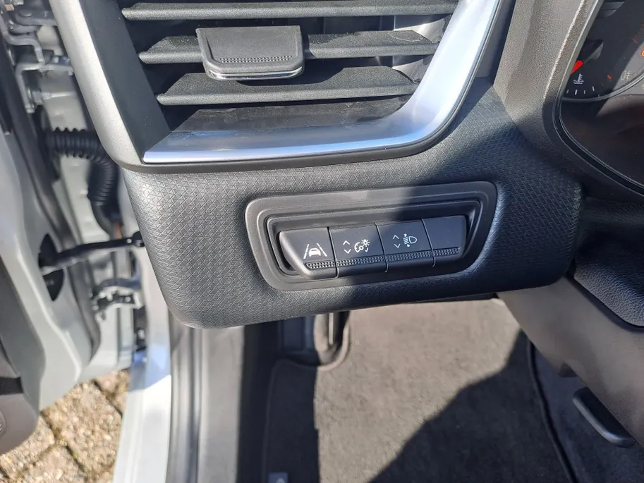 Renault Clio 1.0 TCe 90 Equilibre | Navigatie | Cruise | Airco | DAB | Sensoren | Rijstrooksensor met correctie | Apple Carplay/Android Auto