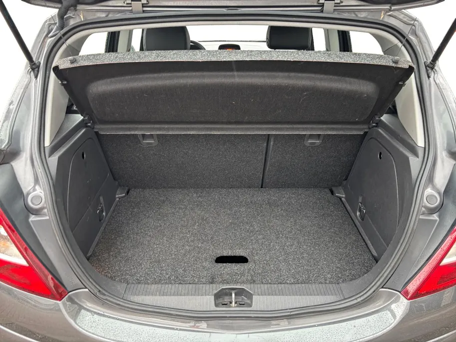 Opel Corsa 1.4-16V Cosmo | Cruise | Lichtmetaal | park sensoren |
