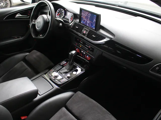 Audi A6 Avant 1.8 TFSI S-Line Sport Panoramadak | Stoelverwarming | DAB | Navigatie | Inklapbare buitenspiegels