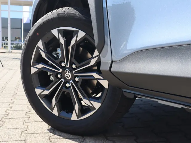 Toyota Yaris Cross 1.5 Hybrid 130 First Editon | Stoel/Stuur Verwarming | Dodehoek Detectie | Carplay