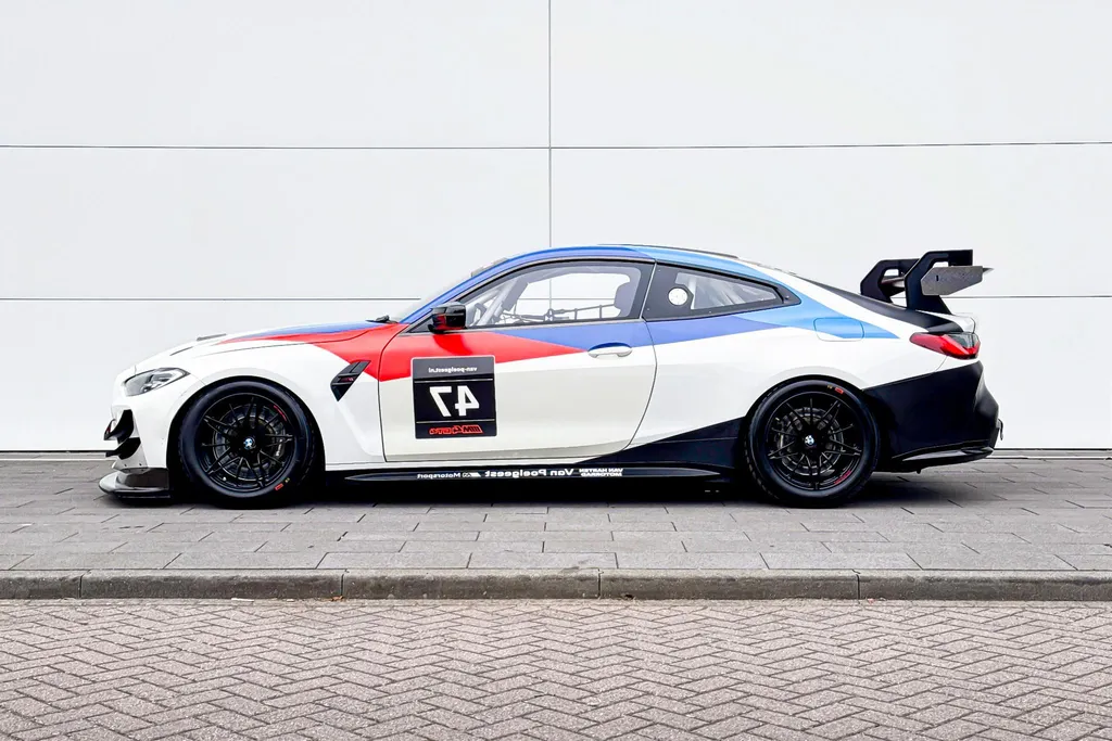BMW M4 GT4 405kW