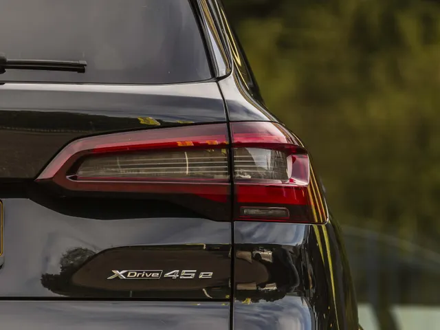 BMW X5 xDrive45e High Executive | NL geleverd | 1e Eigenaar | Achteras besturing |
