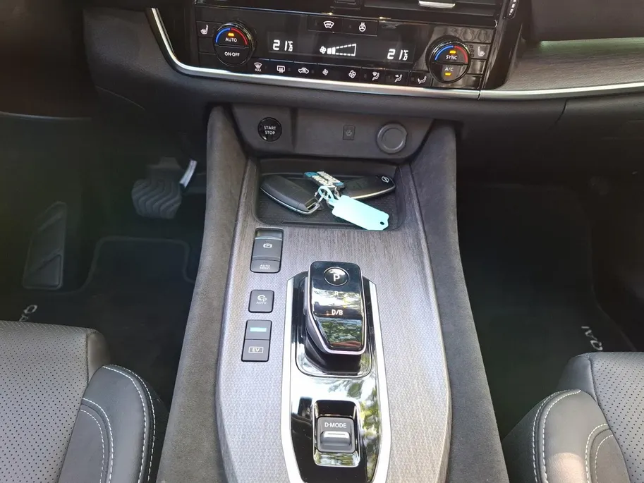 Nissan QASHQAI 1.5 e-Power Tekna Plus | PANO DAK | STOEL, STUUR VOORRUITVERWARMING | CARPLAY | NAV | ELEKTISCHE STOELEN MET GEHEUGEN |