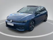 Volkswagen Golf 1.5eHybrid 200kW/272PK GTE Black Style · Panoramadak · Trekhaak · Camera ·  Apple/Android Car Play · Garantie t/m 10-09-2030 of 10000km.