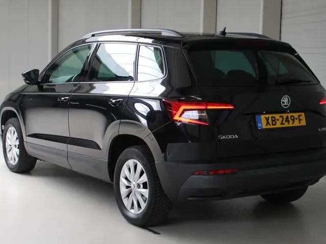 Škoda Karoq 1.0 TSI Clever Edition Android Auto / Apple Carplay | Climate Control | Stoelverwarming | PDC