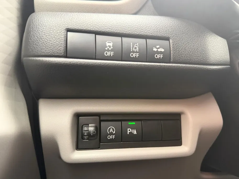 Suzuki Swift 1.2 Style Smart Hybrid 82PK | Navgiatie | Climate Control| Camera| Stoel verwarming| Metallic lak| 4 seizoen banden| Keyless start | Parkeer sensoren