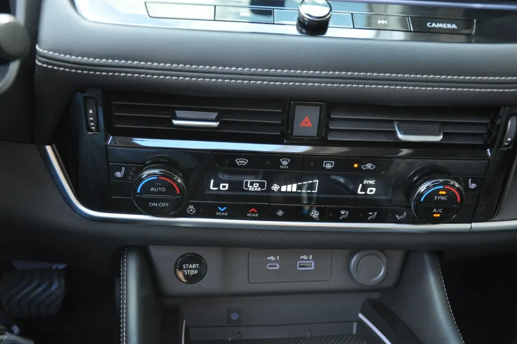 Nissan X-Trail 1.5 e-4ce Tekna. Plus. 4WD Head-Up Leer Schuifdak