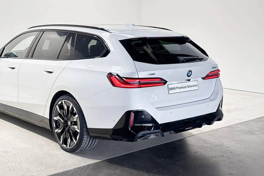 BMW 5 Serie Touring 550e xDrive Innovation Pack M Sportpakket Pro