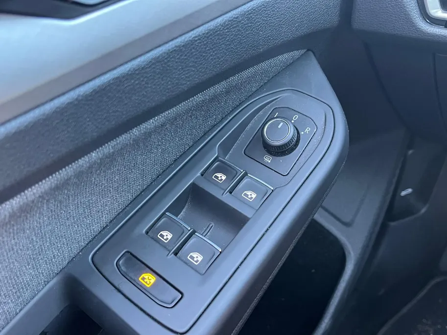 Volkswagen Golf Variant 1.0 eTSI Life Business LED | CarPlay | Parkeersens. | Adapt. cruise control | Digitaal cockpit | Etc.