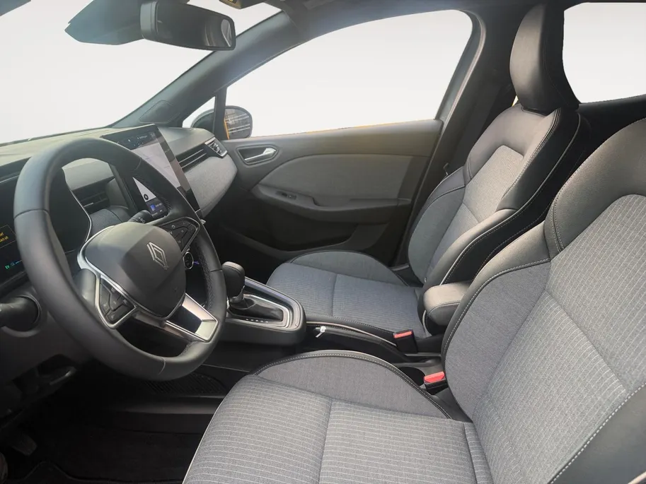 Renault Clio 145PK E-Tech Full Hybrid Techno Automaat | 9,3' Navi | Climate Control | Camera | Parkeersensoren | Apple CarPlay/Android Auto | Digital Cockpit | Cruise Control | Full LED | Lichtmetalen Velgen |