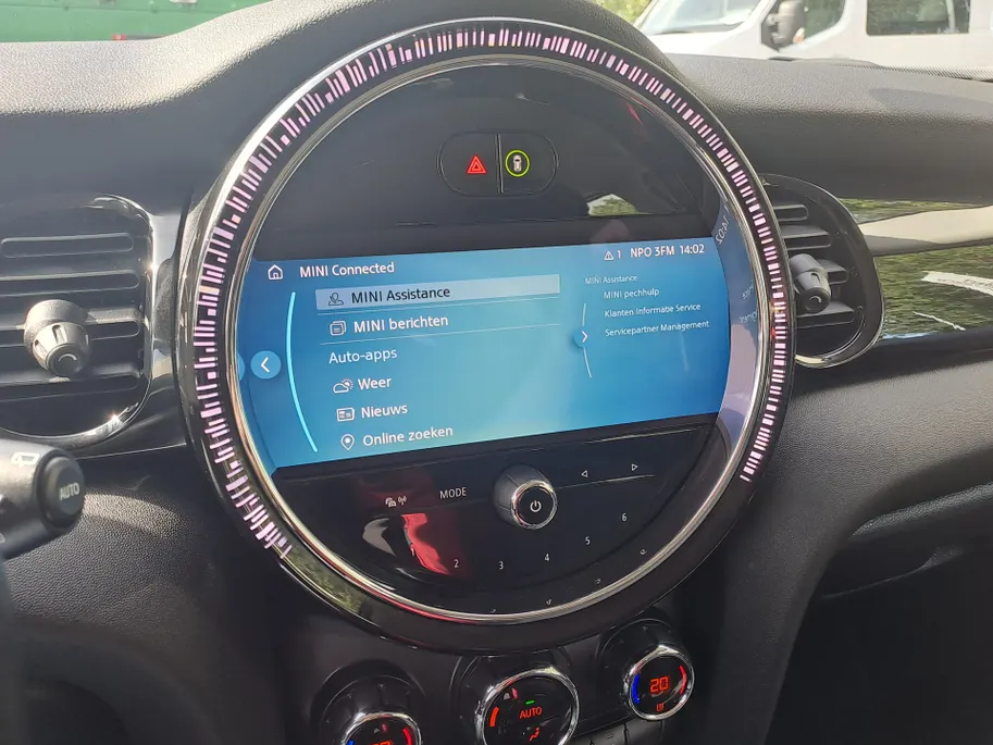 MINI 5-Deurs 1.5 Cooper Camden Edition | Navi | Sensoren | Cruise | DAB | Apple Carplay/Android Auto