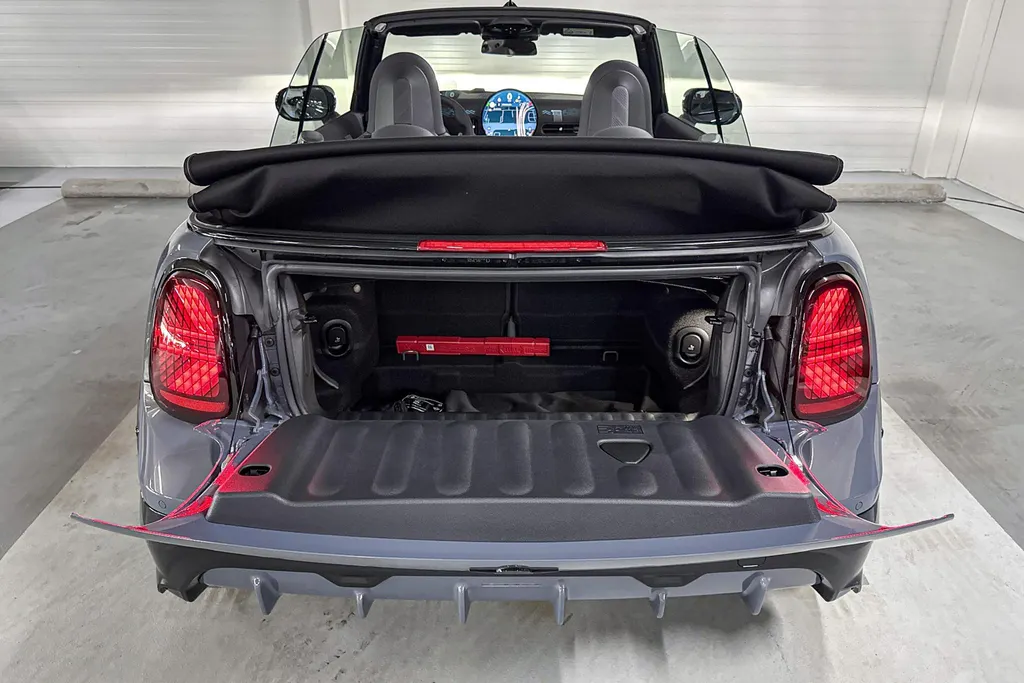 MINI Cooper Cabrio S John Cooper Works