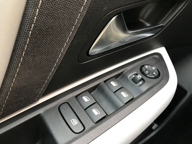 Citroën C4 1.2 Hybrid 145pk Max Comfort stoelen | pano dak.