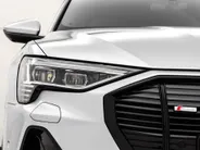 Audi e-tron 55 300kW/408PK S Line 95Kwh · SOH 94,6% · Panoramadak · Leder/Alcantara · 360°Camera + Parkeersensoren · Stoelverwarming ·