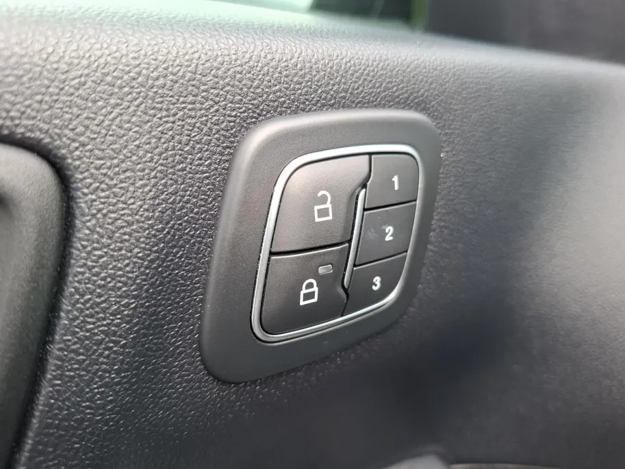 Ford Kuga 2.5 PHEV ST-Line X | Trekhaak | Winterpack | Driver assistancepack | Technologypack | El. Achterklep | Camera v+a | Dodehoekdetectie | Climate control | Leren bekleding | El. verst. bestuurdersstoel | Apple Carplay&Android Auto |
