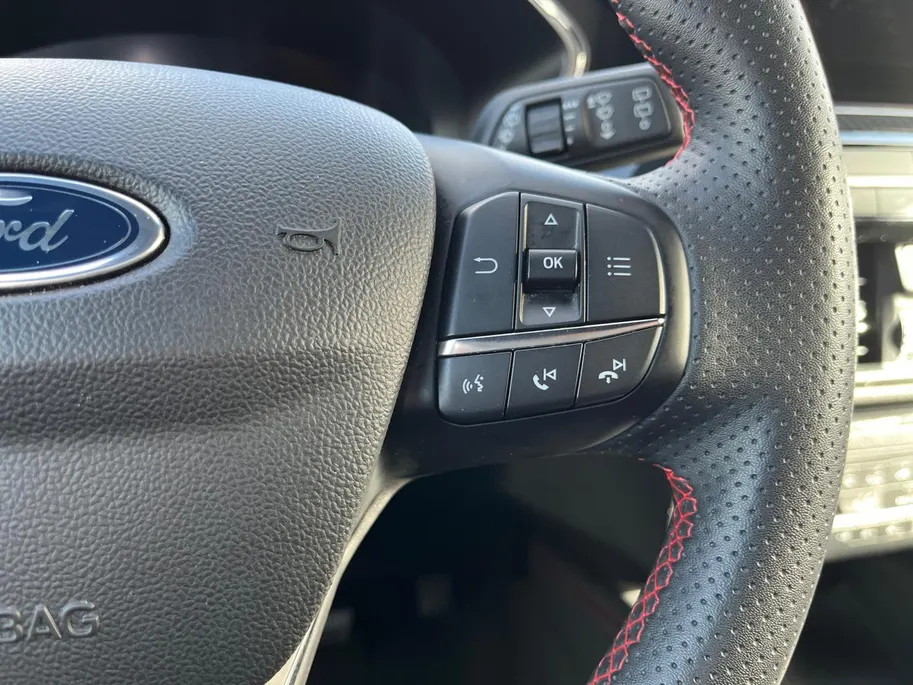 Ford Kuga 2.5 PHEV ST-Line | Winterpack | Adaptieve Cruise Control | Camera achter en voor | Stoel- en stuurverwarming