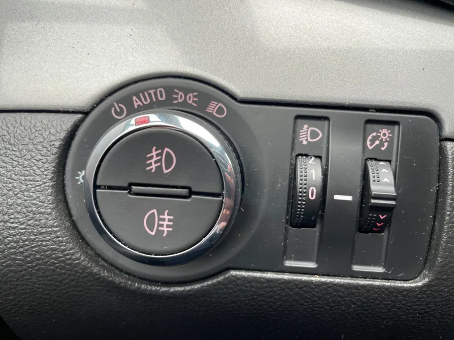 Opel Mokka 1.6 Edition | Navigatie | Parkeersensoren v+a| Airco | Cruise control| Automatische verlichting |