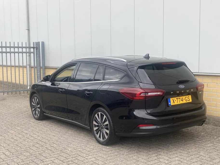 Ford Focus 1.0 EcoBoost Hybrid 155pk Automaat TitaniumX Wagon Groot Navigatie - Winter pakket - AGR bestuurdersstoel