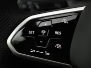 Volkswagen Golf 1.5eTSI/130PK R-Line DSG Volkswagen Golf 1.5eTSI/131PK R-Line DSG · Panoramadak · Apple/Android Car Play · Stoel & Stuurverwarming · Navigatie · LED ·