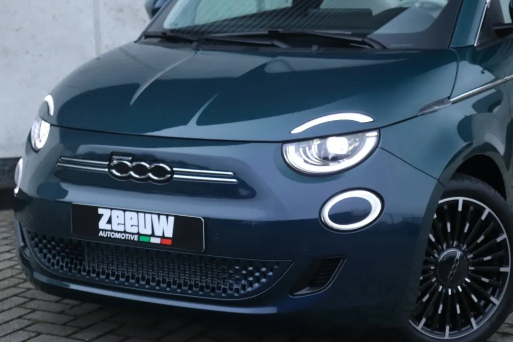 Fiat 500e C La Prima by Bocelli 42 kWh | JBL | Winter | Camera | 17′