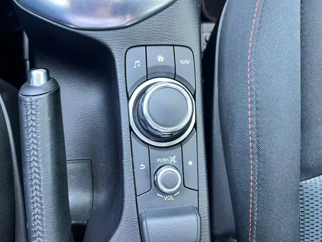 Mazda 2 1.5 Skyactiv-G GT-M NAVIGATIE | PARKEER SENSOREN | CLIMATE CONTROLE | STOELVERWARMING |