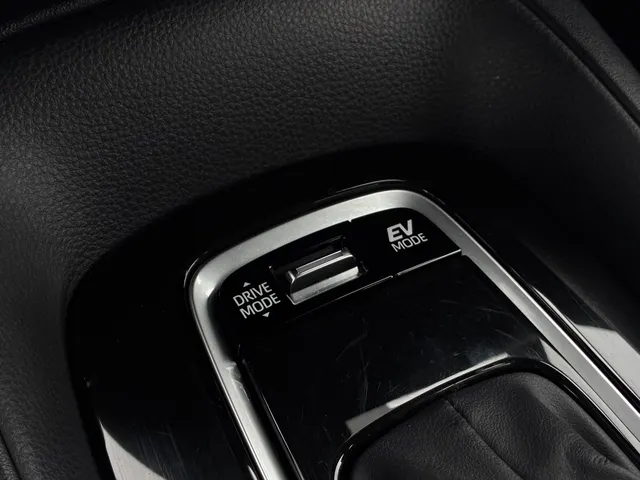 Toyota Corolla Touring Sports Hybrid 140 Dynamic Limited | Stoelverwarming | Parkeersensoren