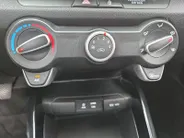 Kia Stonic 1.0 T-GDi Sports Edition Navi | Camera | Cruise Control | Carplay | Metallic lak | LM Velgen 17' | NAP