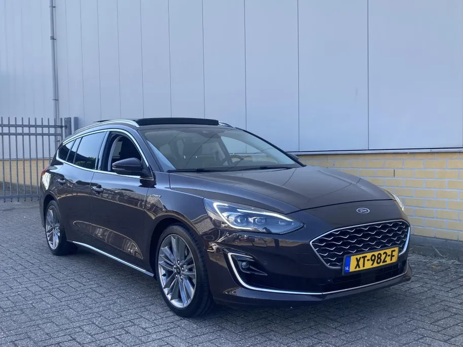 Ford Focus 1.0 EcoBoost 125 pk Vignale Wagon Panoramadak - Design Pack - Winter Pack - Lederen bekleding