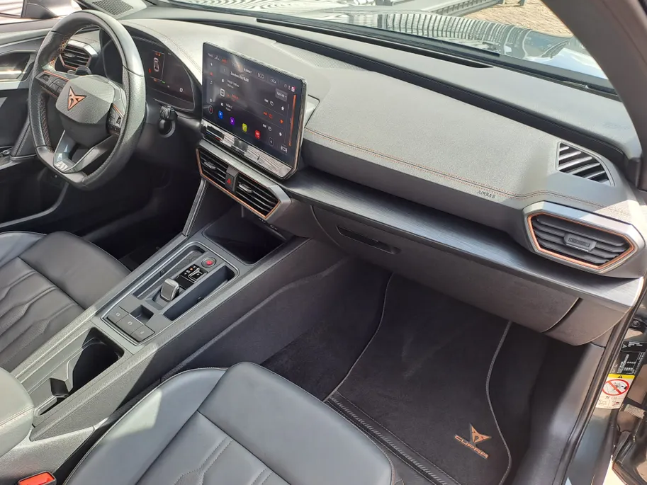 CUPRA Formentor 1.4 e-Hybrid VZ Copper Edition | Voorstoelen verwarmd | Automaat | ECC | Navi | Leer | Stuur verwarmd | Apple Carplay/Android Auto | Cruise control adaptief | SOH 93,6%