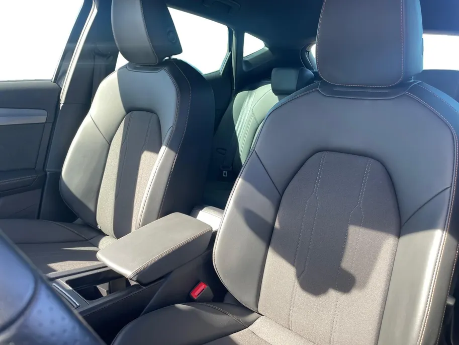 CUPRA Formentor 1.4 TSI e-Hybrid *Automaat*Navi+Camera*Climate Control*Winter Pack*Adapt. Cruise Control*Keyless Entry*Elekt. Achterklep*Zeer nette auto!