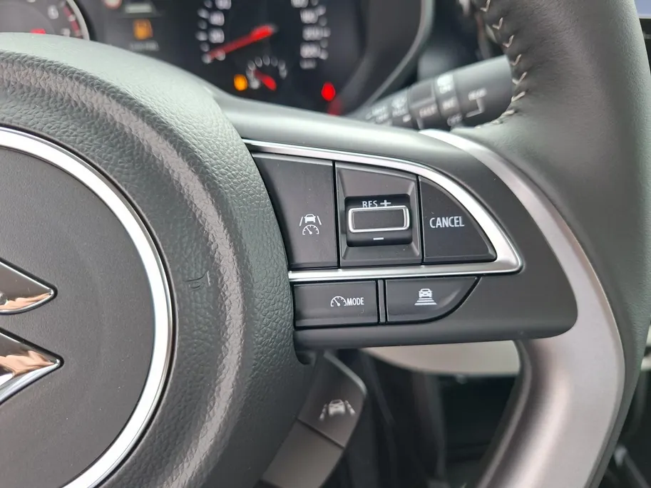 Suzuki Swift 1.2 Edition 60 Smart Hybrid | €2.200.- korting | Lederen bekleding | Zwarte velgen | Dode hoek detectie