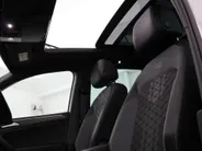Volkswagen Tiguan 1.4 TSI 245pk DSG eHybrid R-Line Business · Panoramadak · 360 Camera · Wegklapbare Trekhaak · Stoelverwarming · Matrix LED · Head-Up · 19'' Inch ·