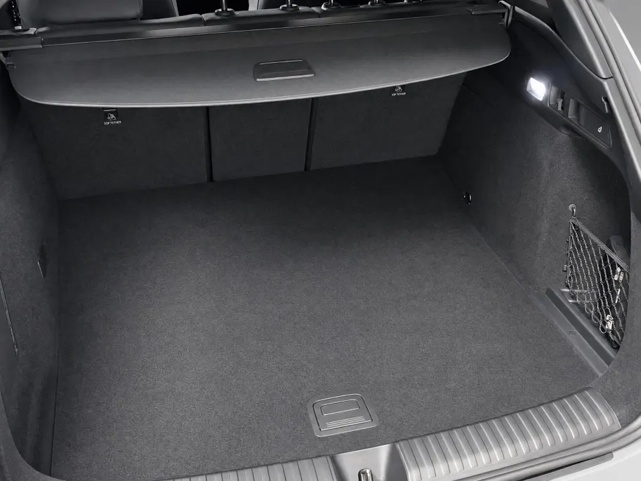 Audi Q6 e-tron Advanced quattro 100 kWh 388PK · Panoramadak · Leder · Trekhaak · 360°Camera · Garantie t/m 25-10-2030 of 100000km.