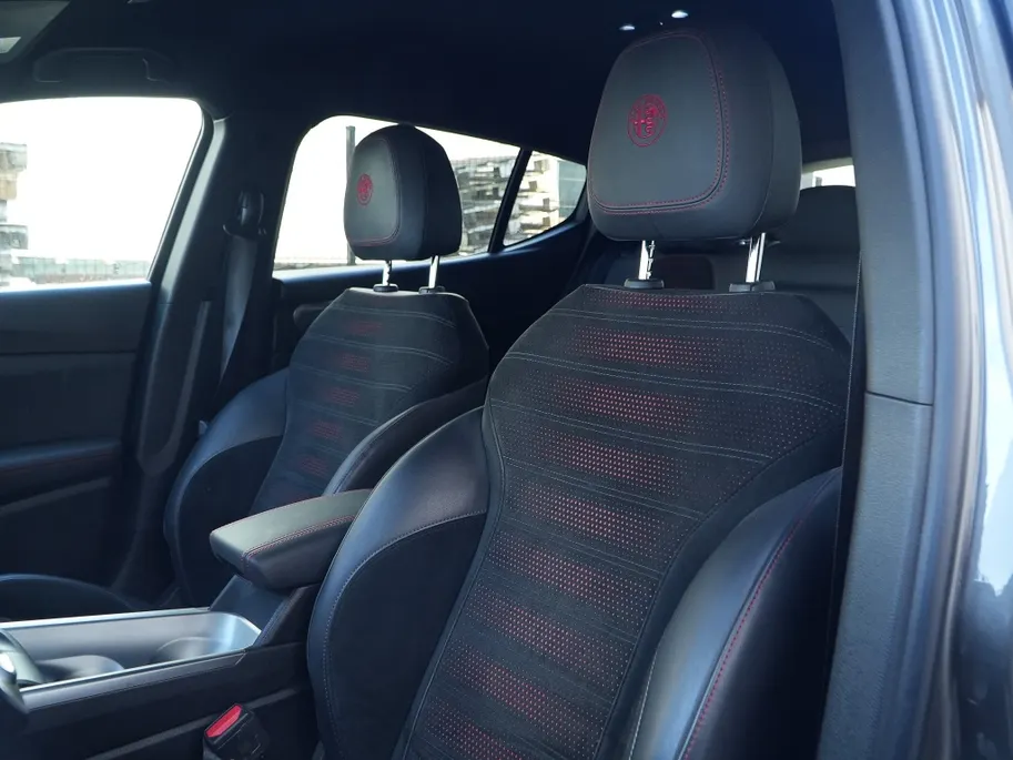 Alfa Romeo Tonale 1.5 MHEV 130 PK Hybrid Edizione Speciale | Navi | Carplay | LED | 20'