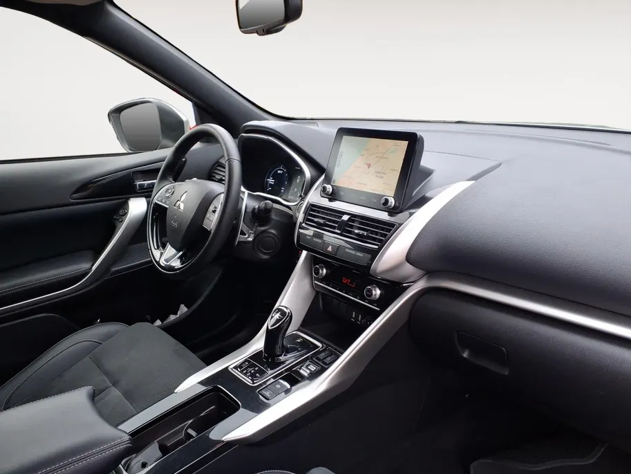 Mitsubishi Eclipse Cross 2.4 PHEV Intense+ Automaat | Navigatie | Trekhaak | Dealer onderhouden | Fabrieksganatie