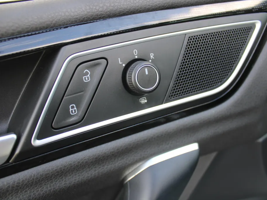 Volkswagen Golf Sportsvan 1.4 TSI Sound | Automaat | Navi | Trekhaak | 16” LM | Stoelverwarming | Cruise adapt. | All seasons | Apple CarPlay/Android Auto |