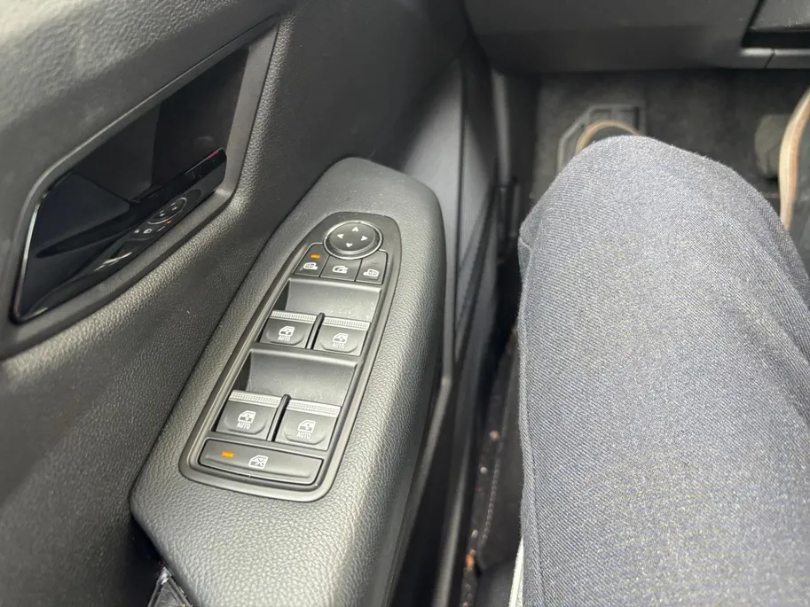 Renault Megane E-Tech comfort range Evolution 60 kWh DEMO| NAVI AIRCO CRUISE CONTROLE APPLE CARPLAY ANDROID AUTO ADAPTIEVE CRUISE CONTROLE 20INCH VELGEN ZEER MOOIE AUTO