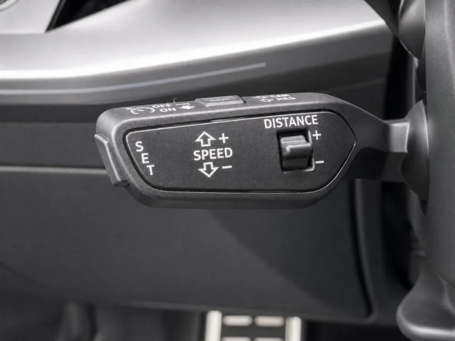 Audi A3 Sportback 40 TFSIe 150kW/204PK S Line · Panoramadak · Leder · Camera · Apple/Android Car Play · Drive select